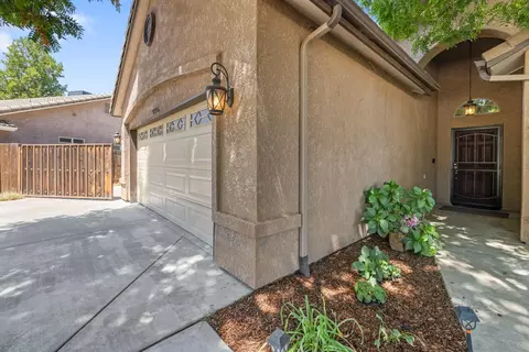 2338 Evergreen Ave, Visalia, CA 93292 photo 5
