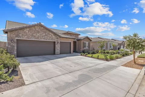 3432 N Atwood Ct, Visalia, CA 93291