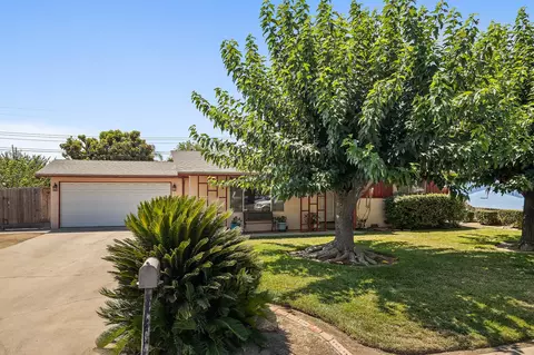 1025 W Dove Dr, Visalia, CA 93291