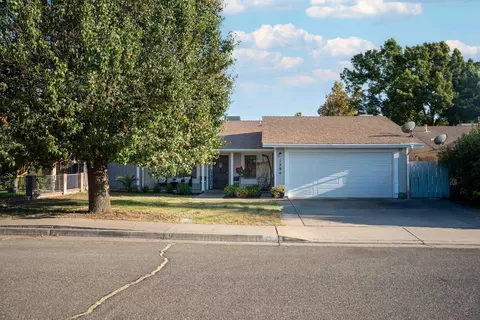 1594 Grapevine Dr, Livingston, CA 95334