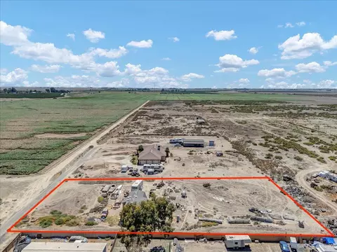 15084 18 12 Ave #15, Lemoore, CA 93245