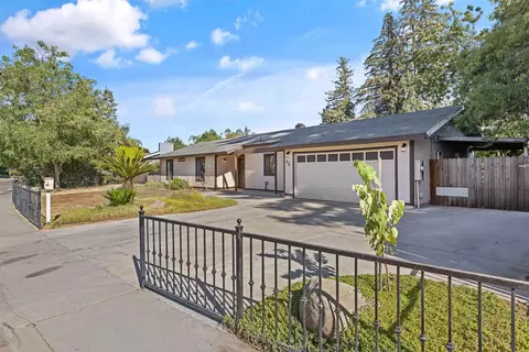 434 N Vista St, Visalia, CA 93292