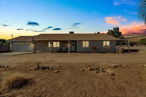 750 E Mulberry Ave, Porterville, CA 93257