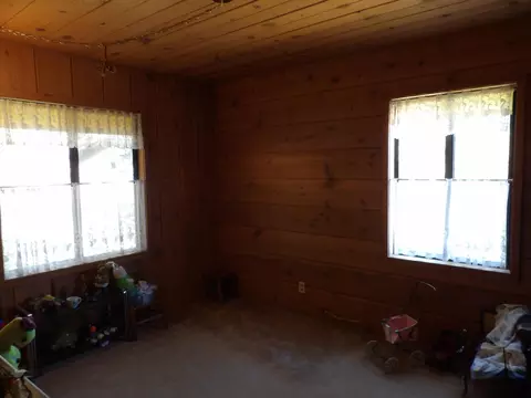 Bedroom - 52925 Hogback Rd, Miramonte, CA 93641 photo 5 of 10
