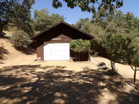 Exterior - 52925 Hogback Rd, Miramonte, CA 93641 photo 12 of 18