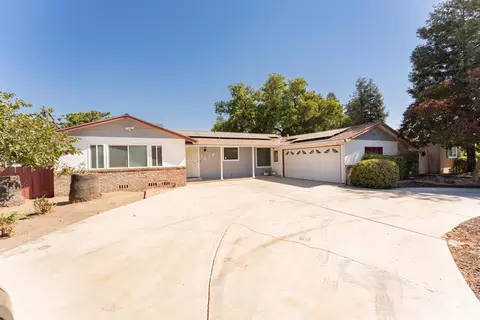 170 Estate Dr, Tulare, CA 93274