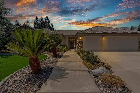 3733 N Mendonca St, Visalia, CA 93291