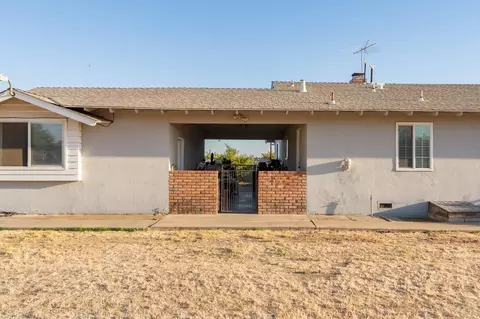 Exterior - 23471 Ave 192, Strathmore, CA 93267 photo 5 of 16