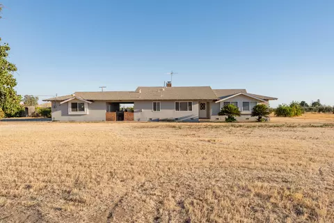 Exterior - 23471 Ave 192, Strathmore, CA 93267 photo 2 of 16