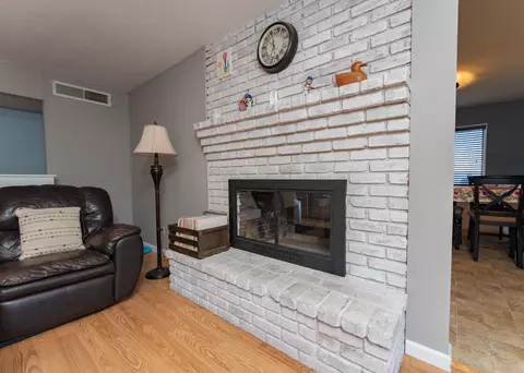 Living - 23471 Ave 192, Strathmore, CA 93267 photo 6 of 6