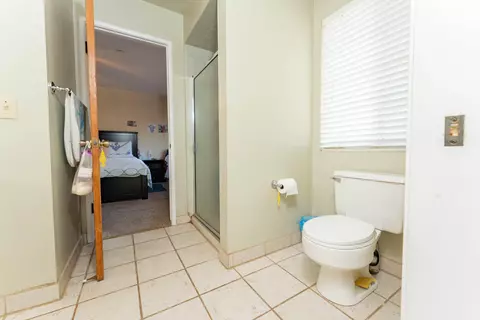 Bath - 23471 Ave 192, Strathmore, CA 93267 photo 2 of 3