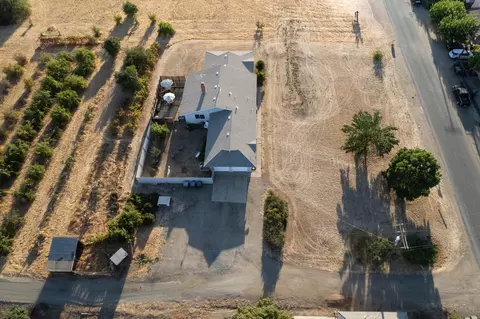 View/Area - 23471 Ave 192, Strathmore, CA 93267 photo 4 of 7