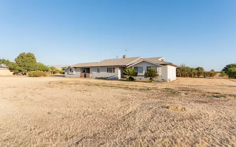 Exterior - 23471 Ave 192, Strathmore, CA 93267 photo 3 of 16