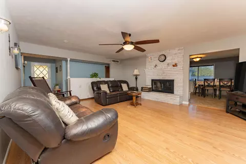 Living - 23471 Ave 192, Strathmore, CA 93267 photo 3 of 6