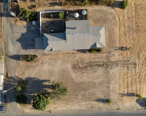 View/Area - 23471 Ave 192, Strathmore, CA 93267 photo 2 of 7