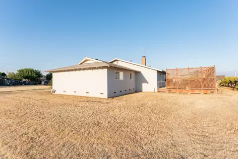 Exterior - 23471 Ave 192, Strathmore, CA 93267 photo 14 of 16