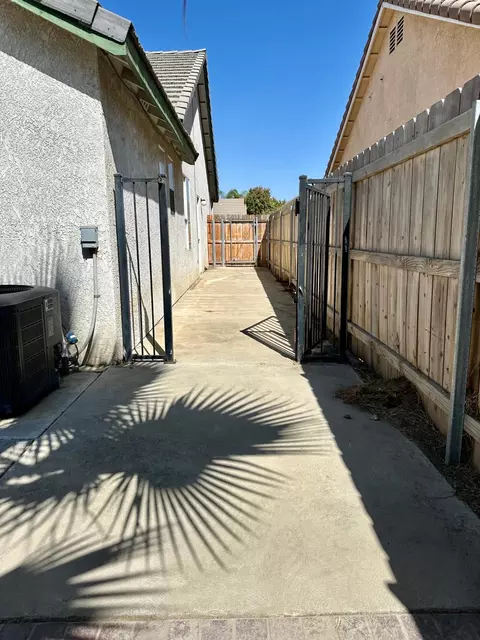 Exterior - 621 Retreat Way, Lemoore, CA 93245 photo 8 of 9