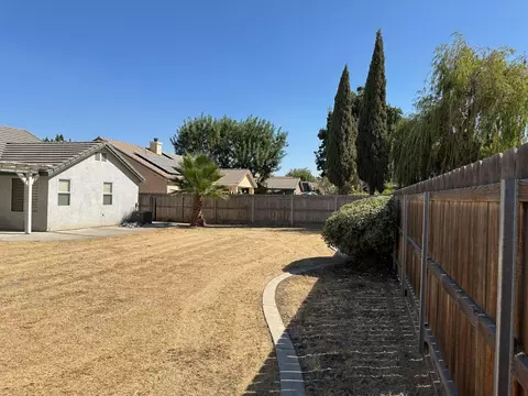Exterior - 621 Retreat Way, Lemoore, CA 93245 photo 7 of 9