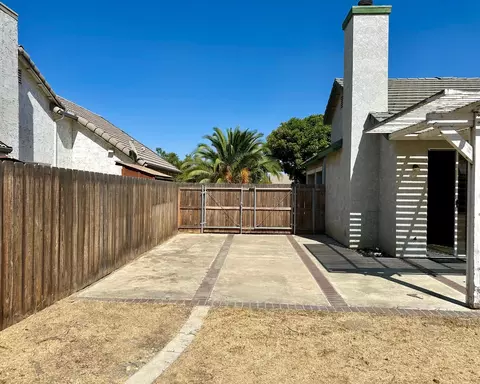 Exterior - 621 Retreat Way, Lemoore, CA 93245 photo 4 of 9