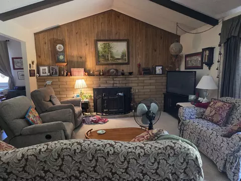 1605 Scott Pl, Clovis, CA 93611 photo 2