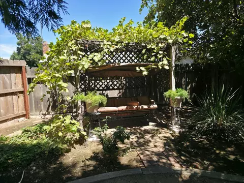 1605 Scott Pl, Clovis, CA 93611 photo 9