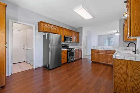 1576 Castle Way, Lemoore, CA 93245 photo 14