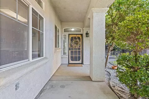 1576 Castle Way, Lemoore, CA 93245 photo 4