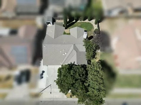 1576 Castle Way, Lemoore, CA 93245 photo 38