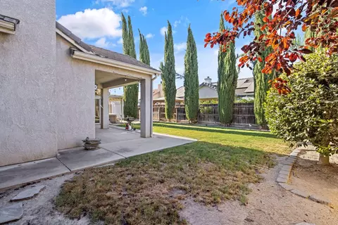 1576 Castle Way, Lemoore, CA 93245 photo 29