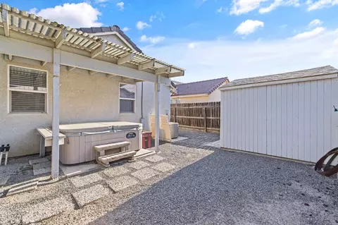 1576 Castle Way, Lemoore, CA 93245 photo 33