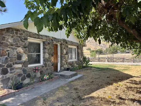21935 Rd 252, Lindsay, CA 93247