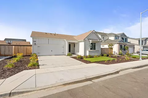 1876 Vallejo Ave, Dinuba, CA 93618 photo 2