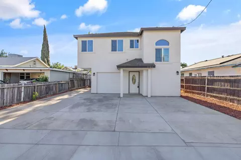 1703 N Stevenson St, Visalia, CA 93291