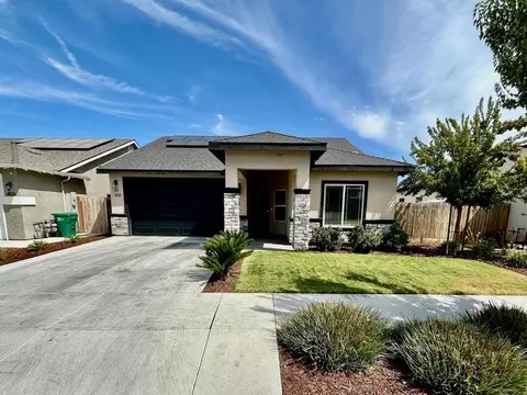 450 W Joan Ave, Porterville, CA 93257