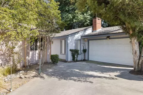 1429 W Walnut Ave, Visalia, CA 93277