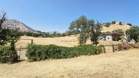 Exterior - 40951 Old Three Rivers Rd, Three Rivers, CA 93271 photo 7 of 7
