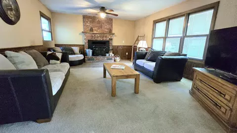 Living - 40951 Old Three Rivers Rd, Three Rivers, CA 93271 photo 1 of 3