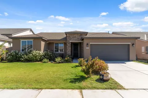 1857 S Red Rock Dr, Hanford, CA 93230