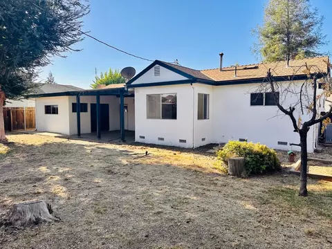 Exterior - 3006 E Meadow Ave, Visalia, CA 93292 photo 3 of 6