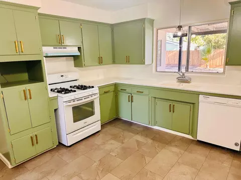 Kitchen - 3006 E Meadow Ave, Visalia, CA 93292 photo 1 of 4