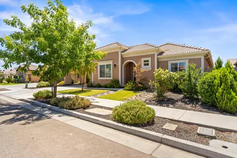 4629 W Prescott Ct, Visalia, CA 93291