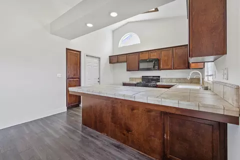 Kitchen - 30925 Eagle St, Visalia, CA 93291 photo 1 of 3