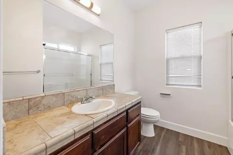 Bath - 30925 Eagle St, Visalia, CA 93291 photo 1 of 3