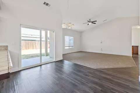 Living - 30925 Eagle St, Visalia, CA 93291 photo 5 of 5