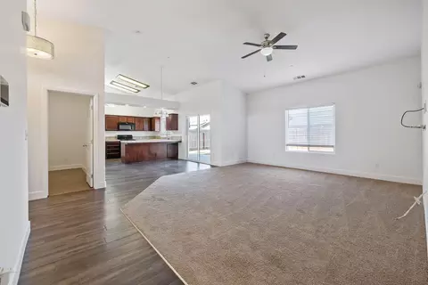Living - 30925 Eagle St, Visalia, CA 93291 photo 4 of 5