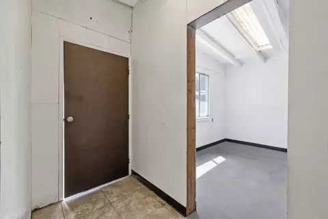 Entry Way - 316 Peach Dr, Exeter, CA 93221 photo 4 of 4