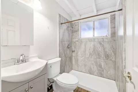 Bath - 316 Peach Dr, Exeter, CA 93221 photo 1 of 3