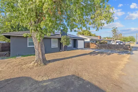 3803 E Clinton Ave, Fresno, CA 93703