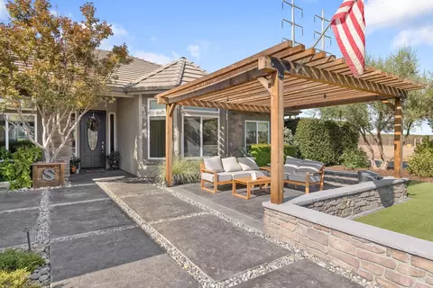 4418 E Wildwood Ct, Visalia, CA 93292