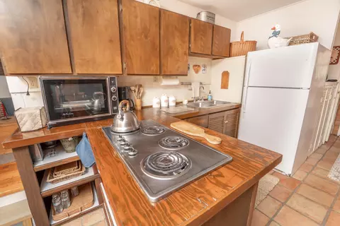Kitchen - 44452 Dinely Dr, Three Rivers, CA 93271 photo 1 of 2